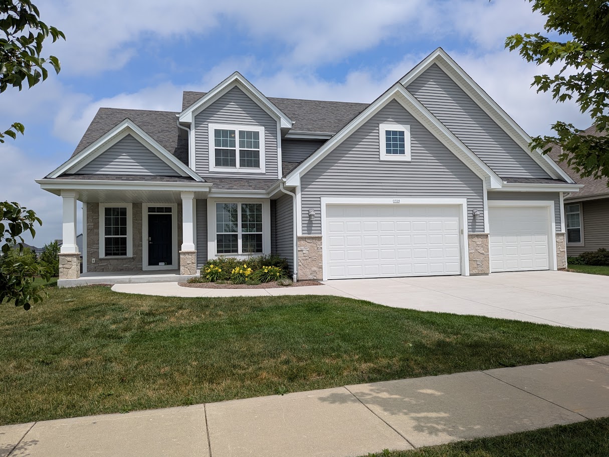 1520 Foxwood Pass